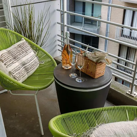 Huswell - Modern Near The Apartment